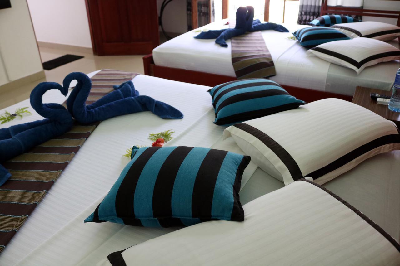 Margosa Lake Resort 阿努拉德普勒 外观 照片
