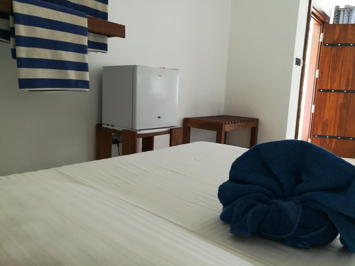 Margosa Lake Resort 阿努拉德普勒 外观 照片